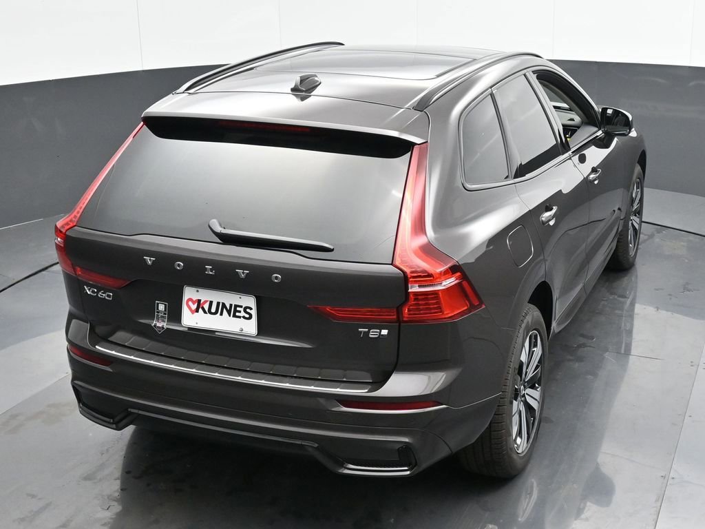 New 2025 Volvo XC60 T8 Core w/ Protection Package Premier image 32