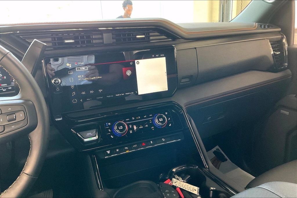 Used 2025 GMC Sierra 2500 AT4 w/ AT4 Premium Plus Package AWD/4WD image 10