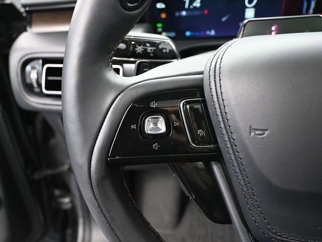 Used 2025 Lincoln Aviator Reserve w/ Jet Appearance Package image 27