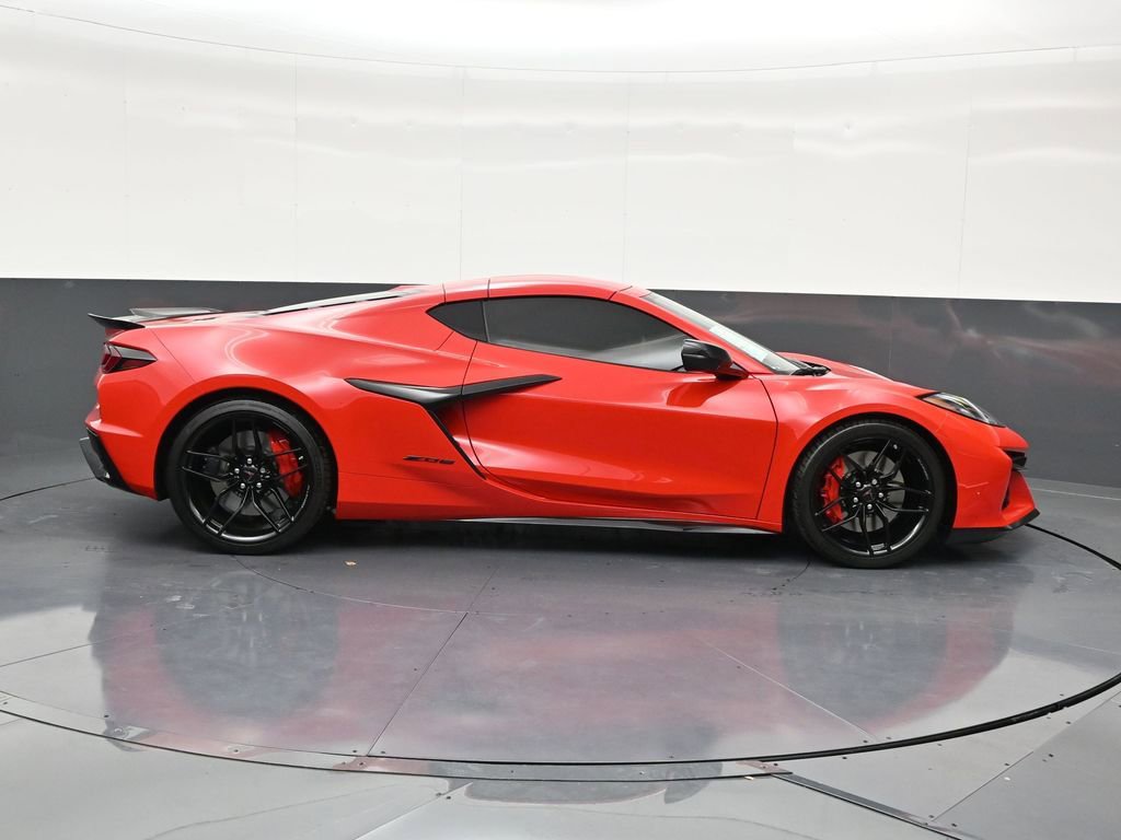 Used 2026 Chevrolet Corvette Z06 w/ Stealth Interior Trim Package image 7