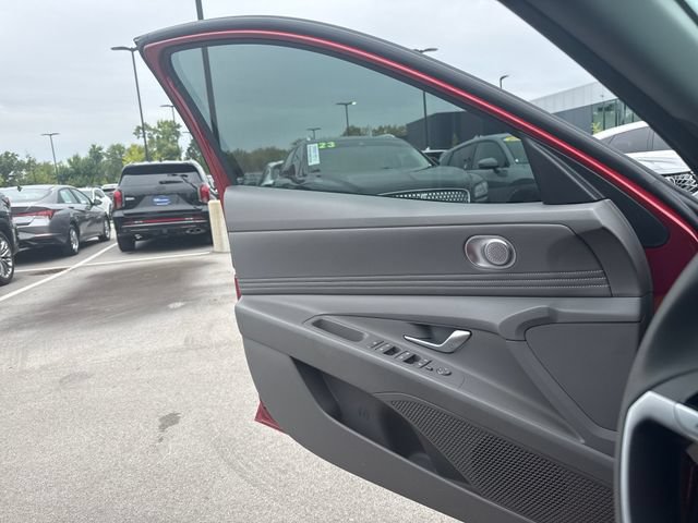 Certified 2023 Hyundai Elantra SEL w/ Convenience Package FWD image 12