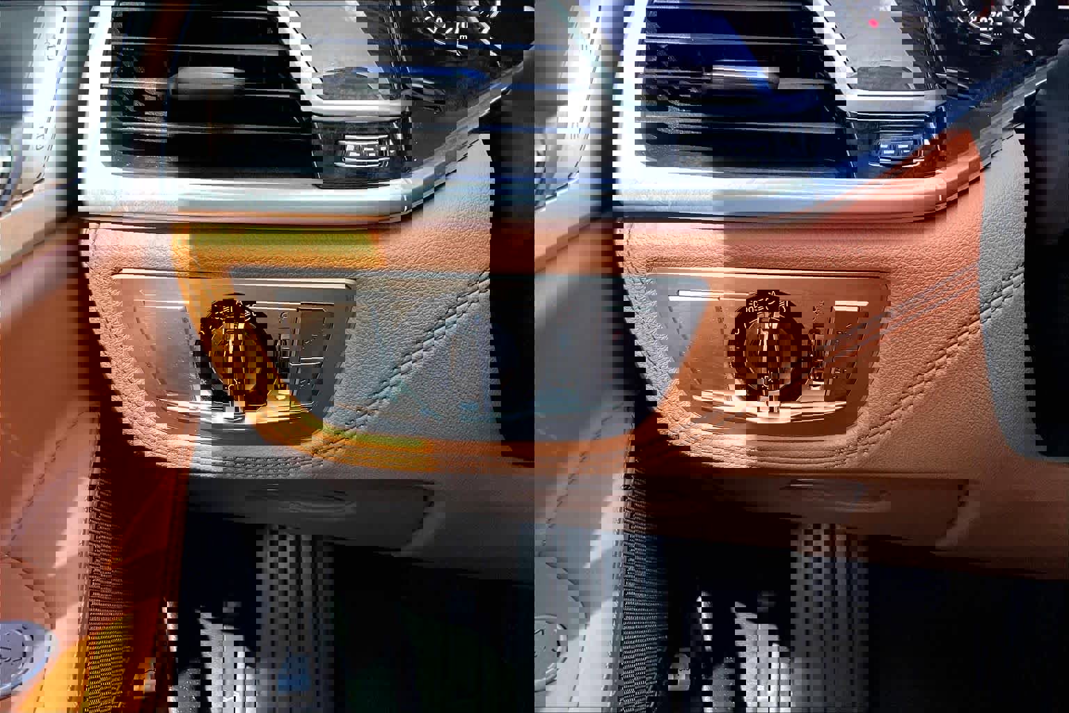 Used 2019 BMW 750i image 34