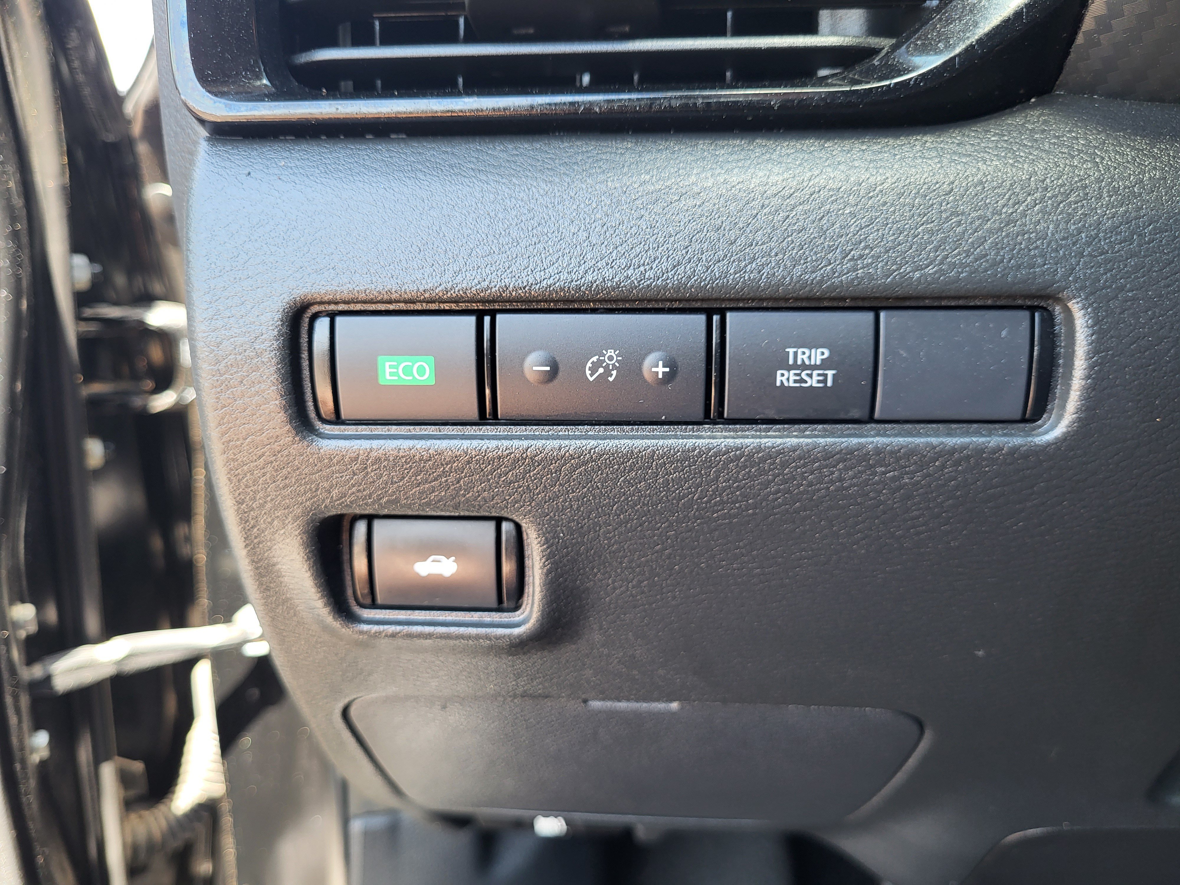 Certified 2025 Nissan Sentra SV FWD image 23