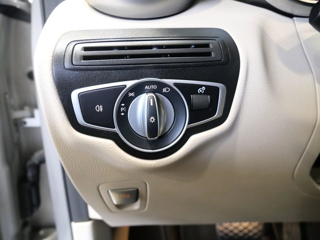 Used 2022 Mercedes-Benz GLC 300 4MATIC image 15