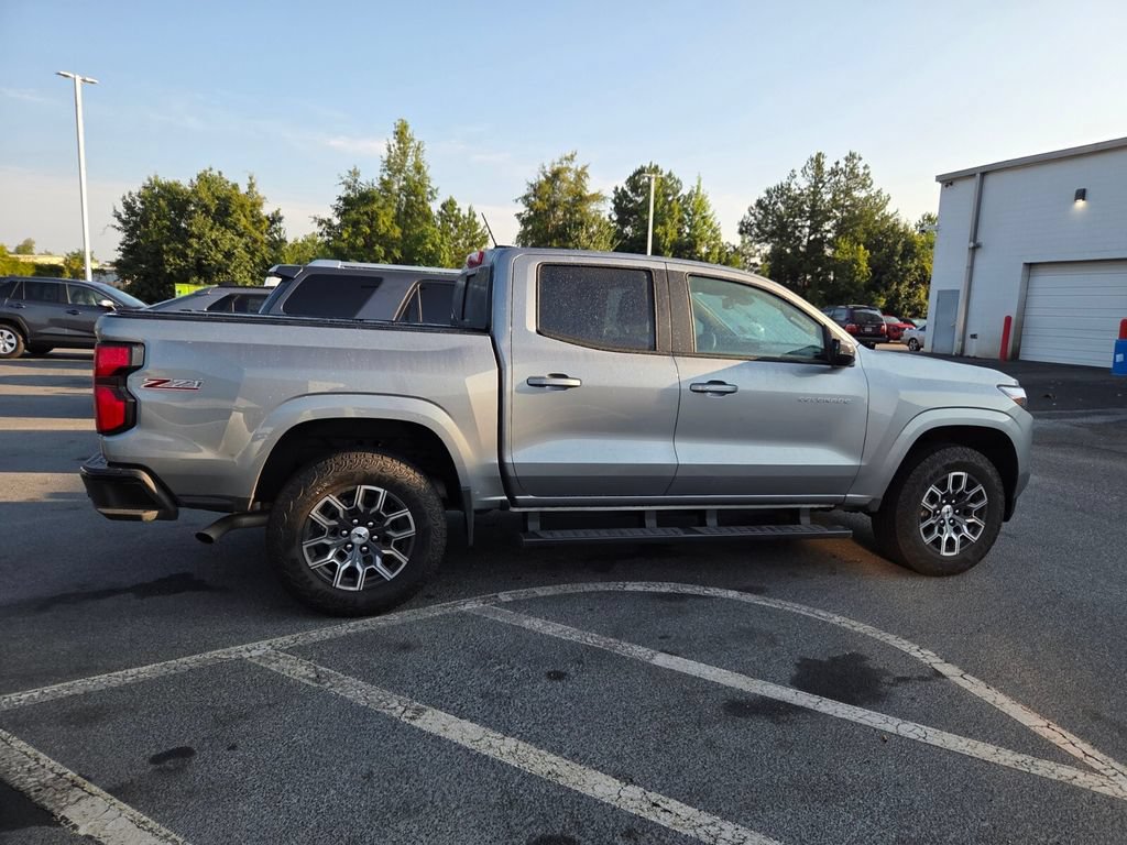 Used 2025 Chevrolet Colorado Z71 AWD/4WD image 9