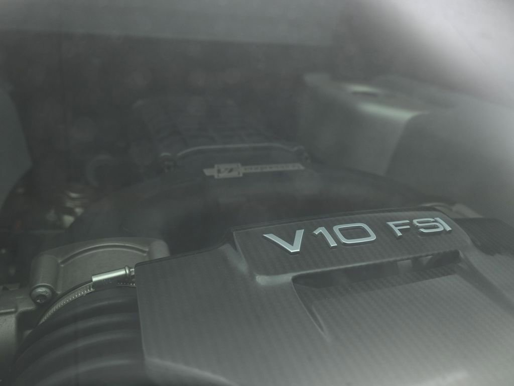 Used 2010 Audi R8 V10 image 37