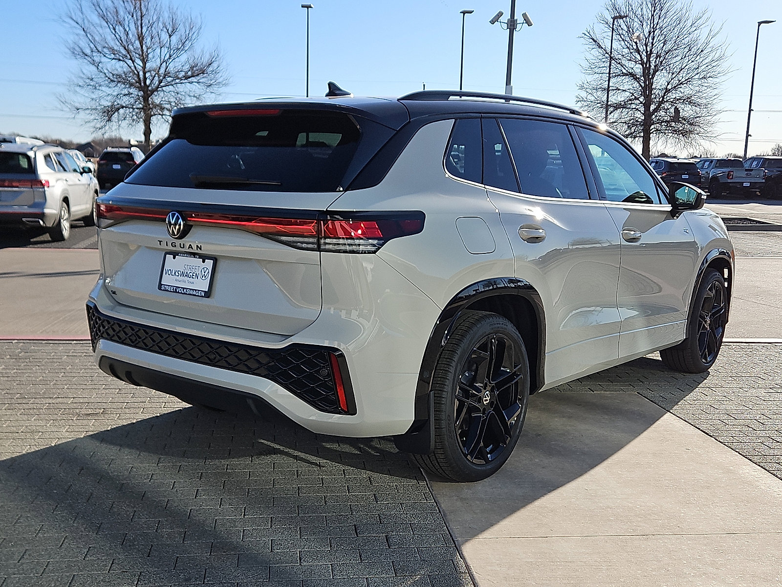 New 2026 Volkswagen Tiguan SE R-Line image 4