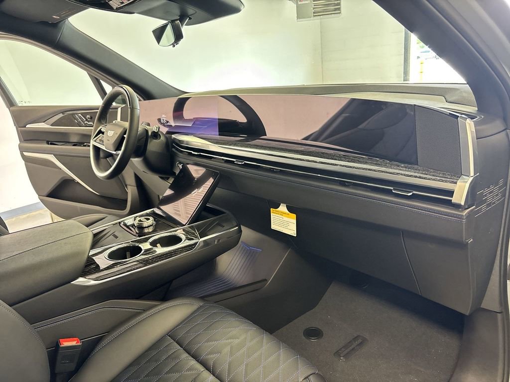New 2025 Cadillac Escalade IQ Luxury 1 w/ LPO, Radiant Package image 40