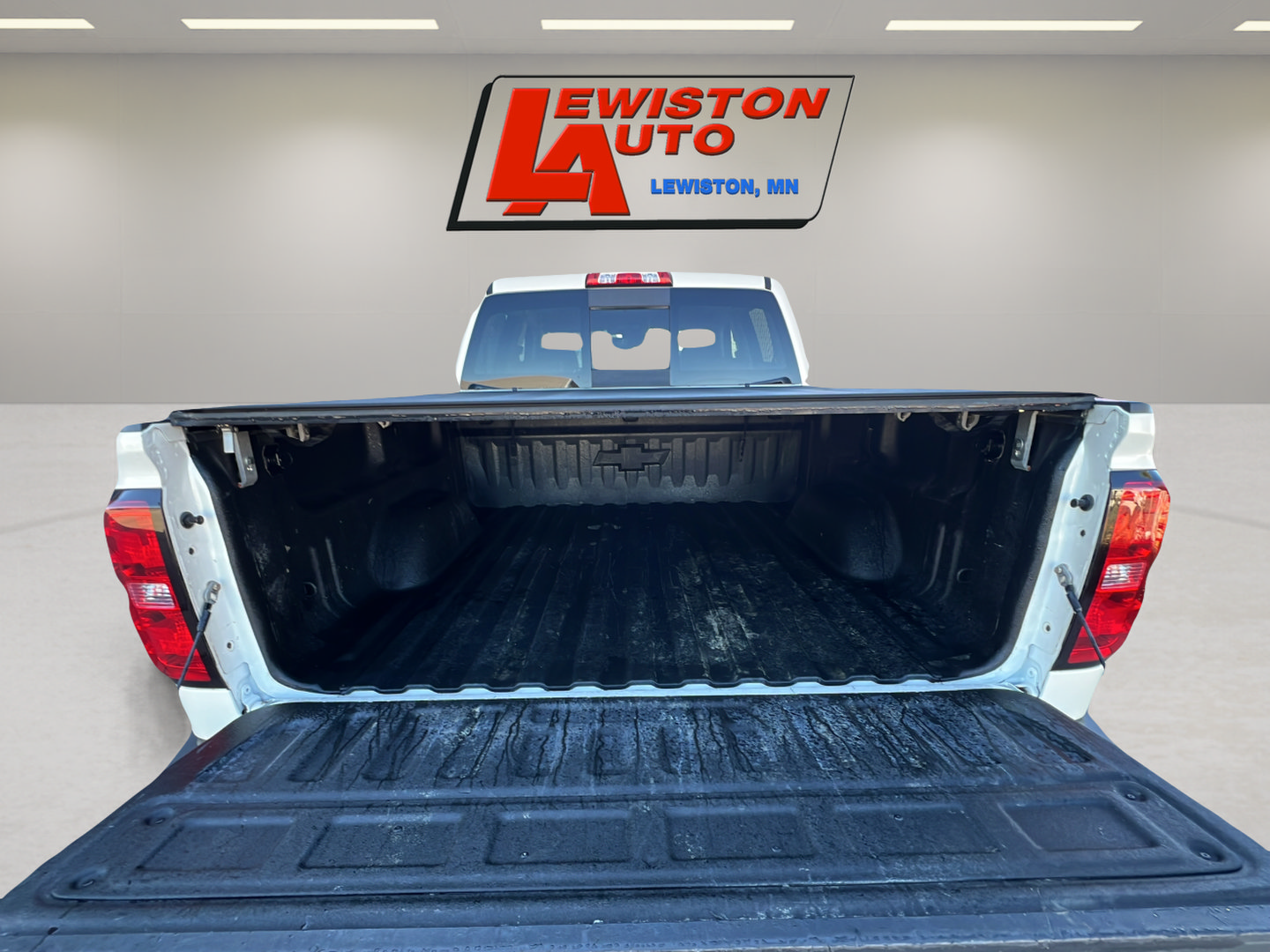 Used 2015 Chevrolet Silverado 1500 High Country w/ High Country Premium Package AWD/4WD image 30