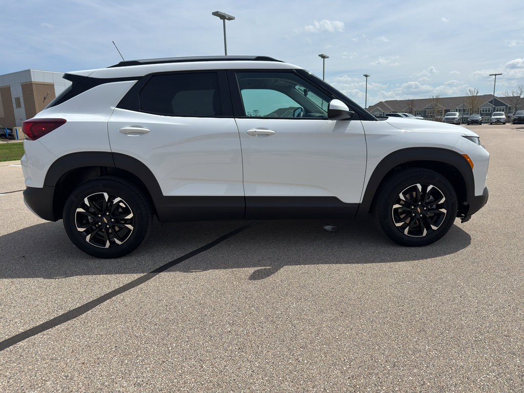 Used 2023 Chevrolet TrailBlazer LT FWD image 5
