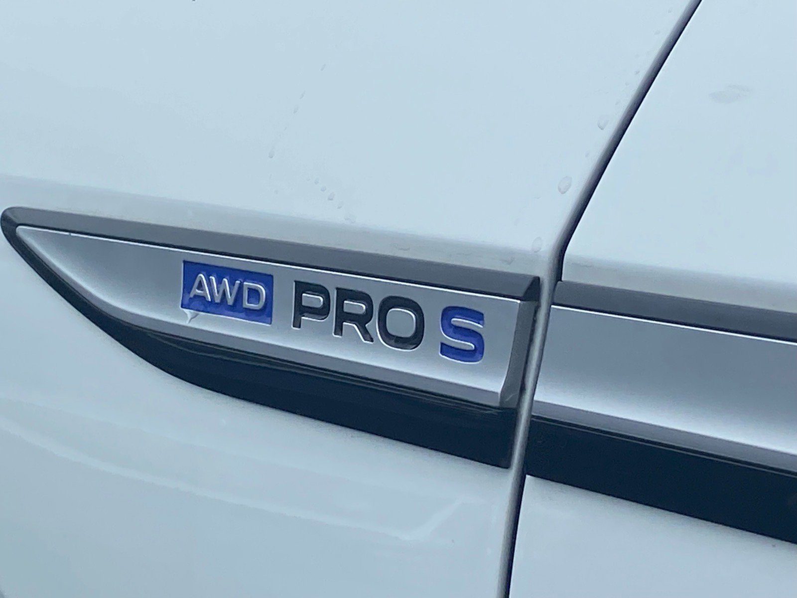 Used 2023 Volkswagen ID.4 Pro S AWD/4WD image 6