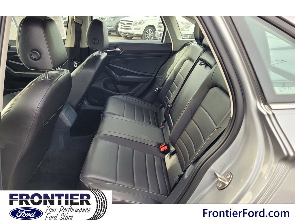 Used 2023 Volkswagen Jetta SE image 11