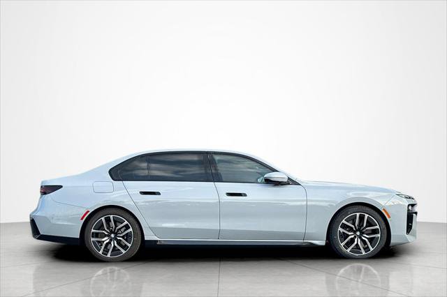 Used 2023 BMW 740i w/ Parking Assistance Package image 6