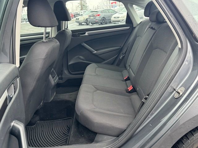 Used 2016 Volkswagen Passat 1.8T R-Line image 18