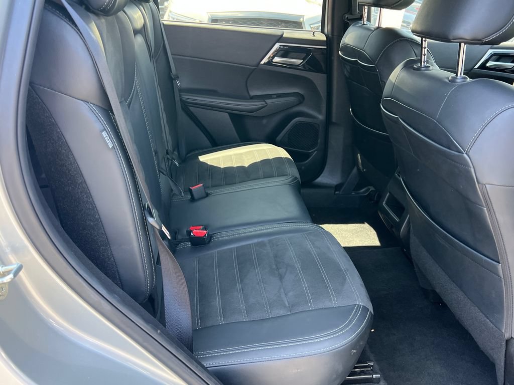Used 2024 Mitsubishi Outlander SE FWD image 20