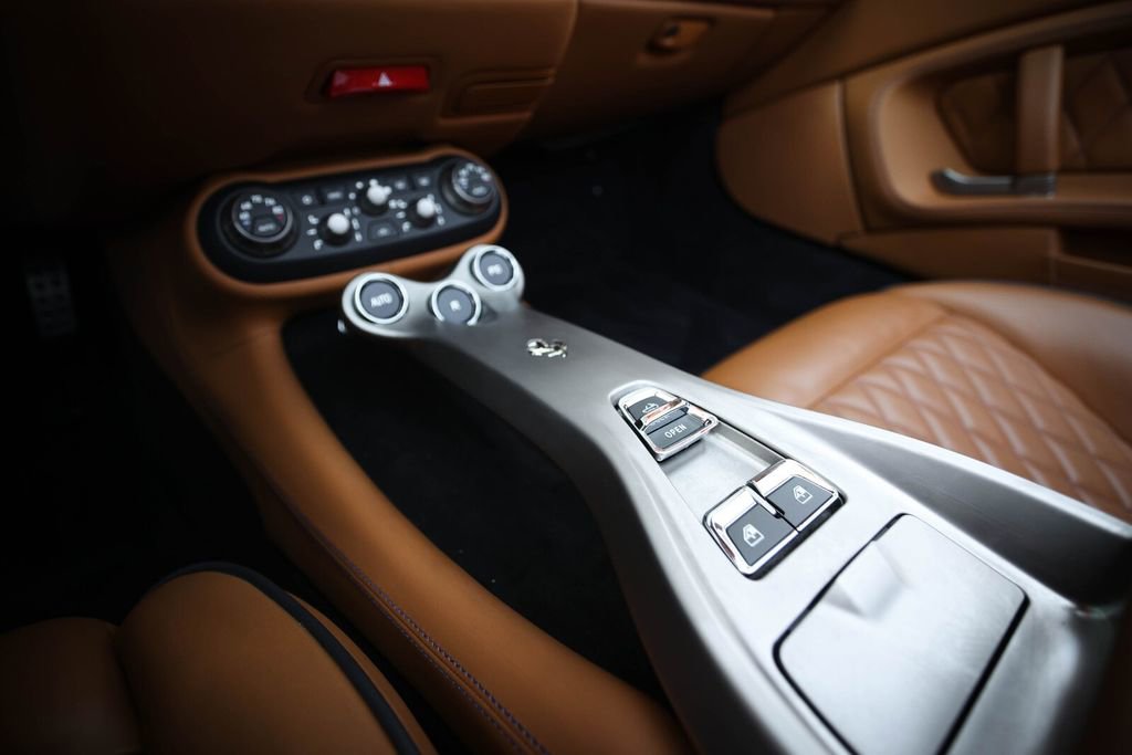 Used 2011 Ferrari California image 38