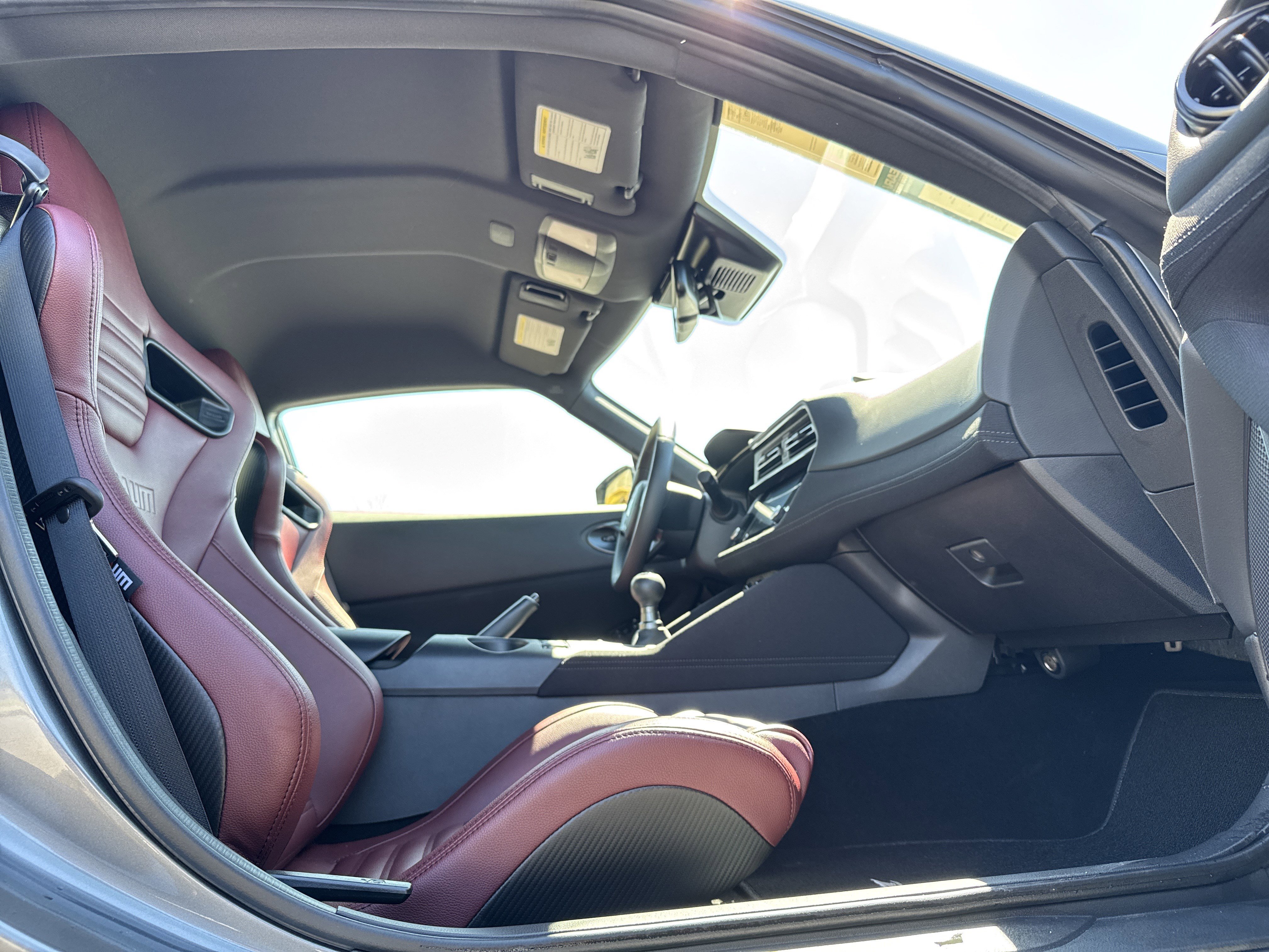 Used 2025 Nissan Z Sport w/ Floor Mat Package image 27