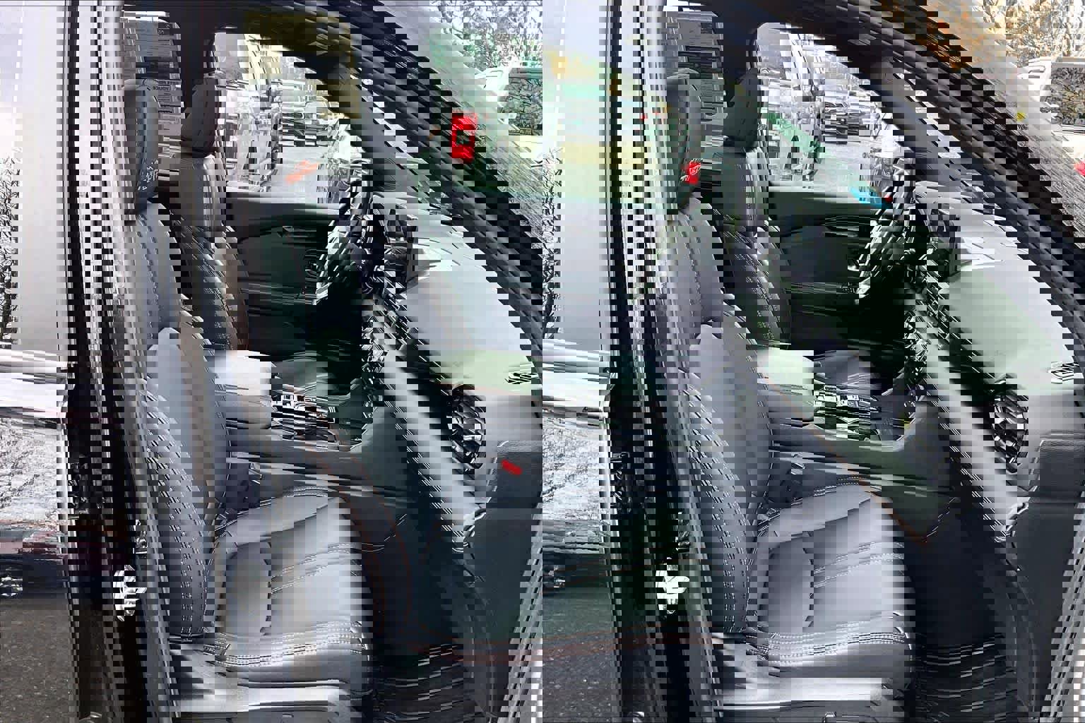 Used 2025 Honda Pilot TrailSport image 8