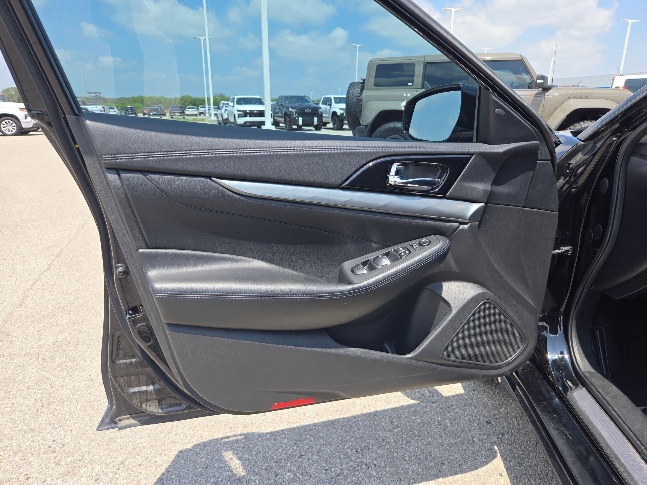 Used 2020 Nissan Maxima 3.5 S w/ Floor Mat Group FWD image 12