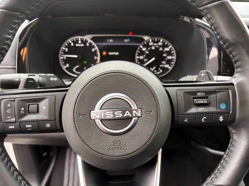 Used 2022 Nissan Pathfinder SL image 16