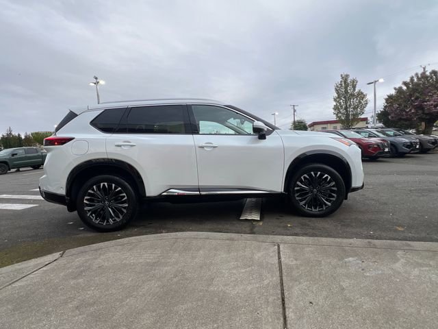 Used 2025 Nissan Rogue Platinum w/ Tech Package image 6