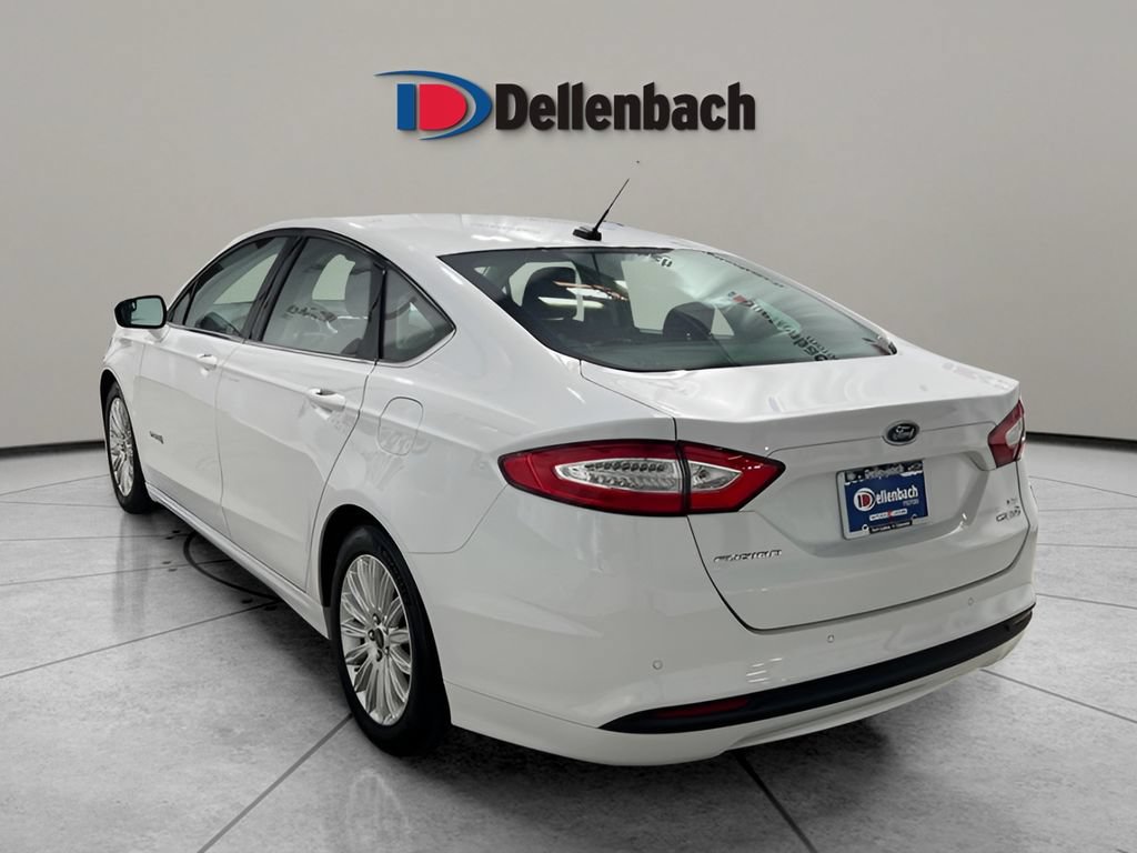 Used 2015 Ford Fusion SE FWD image 3