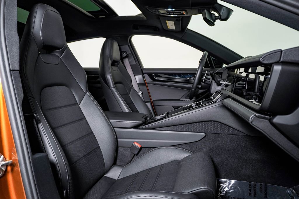 Certified 2025 Porsche Panamera 4 image 15