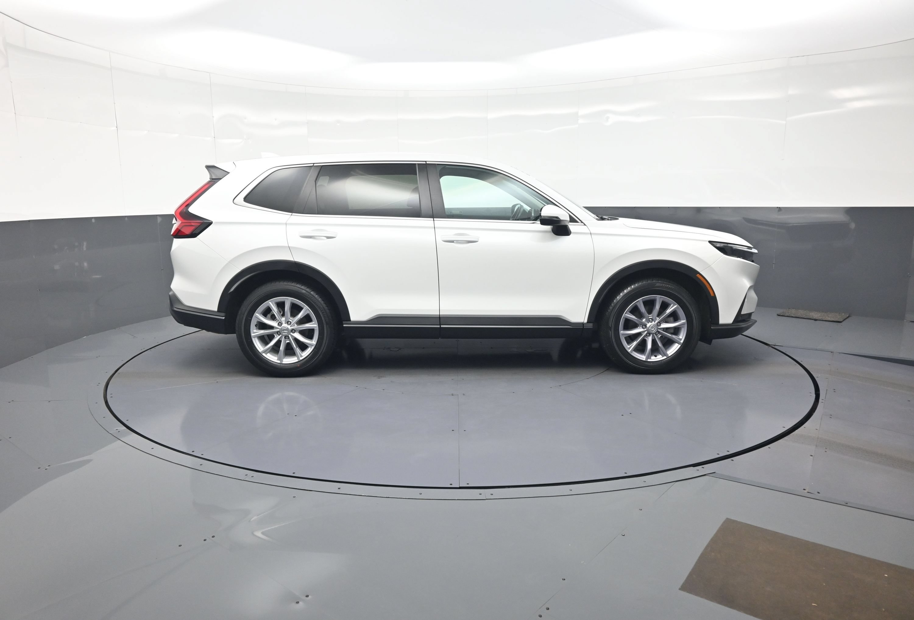 Used 2024 Honda CR-V EX-L image 2