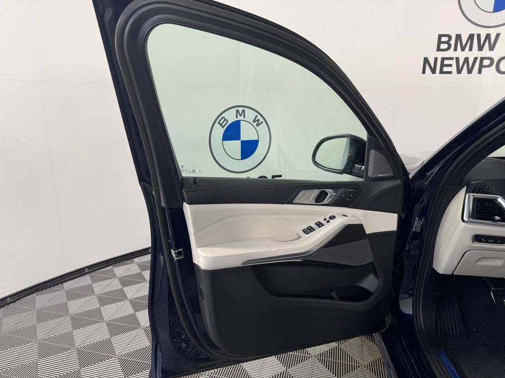 New 2027 BMW X7 xDrive40i w/ Executive Package AWD/4WD image 17