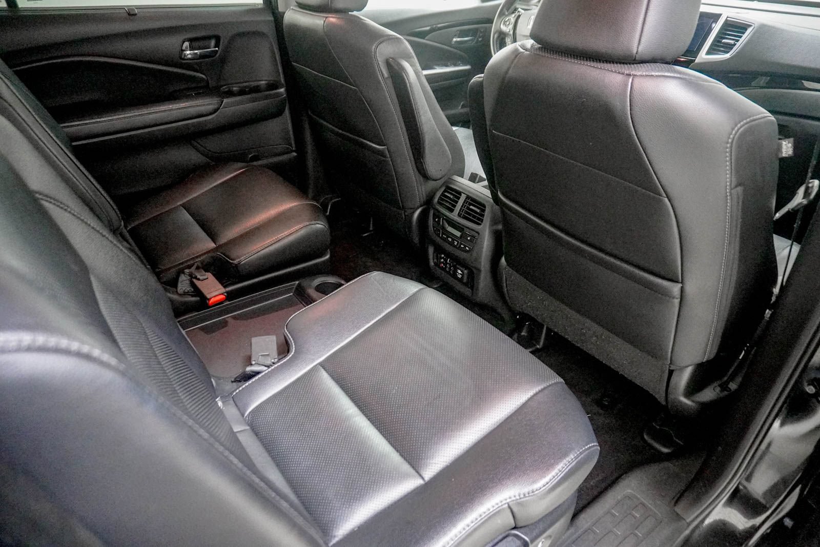 Used 2016 Honda Pilot Elite image 36