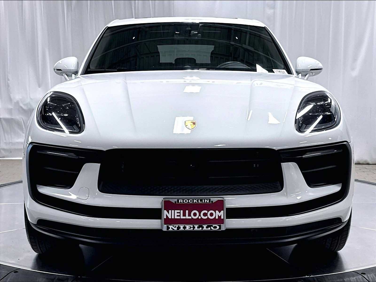 Used 2024 Porsche Macan w/ Premium Plus Package AWD/4WD image 12