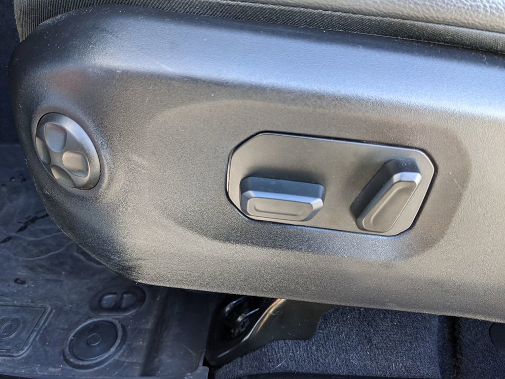 Used 2024 Jeep Wrangler Unlimited Sahara w/ Technology Group image 55