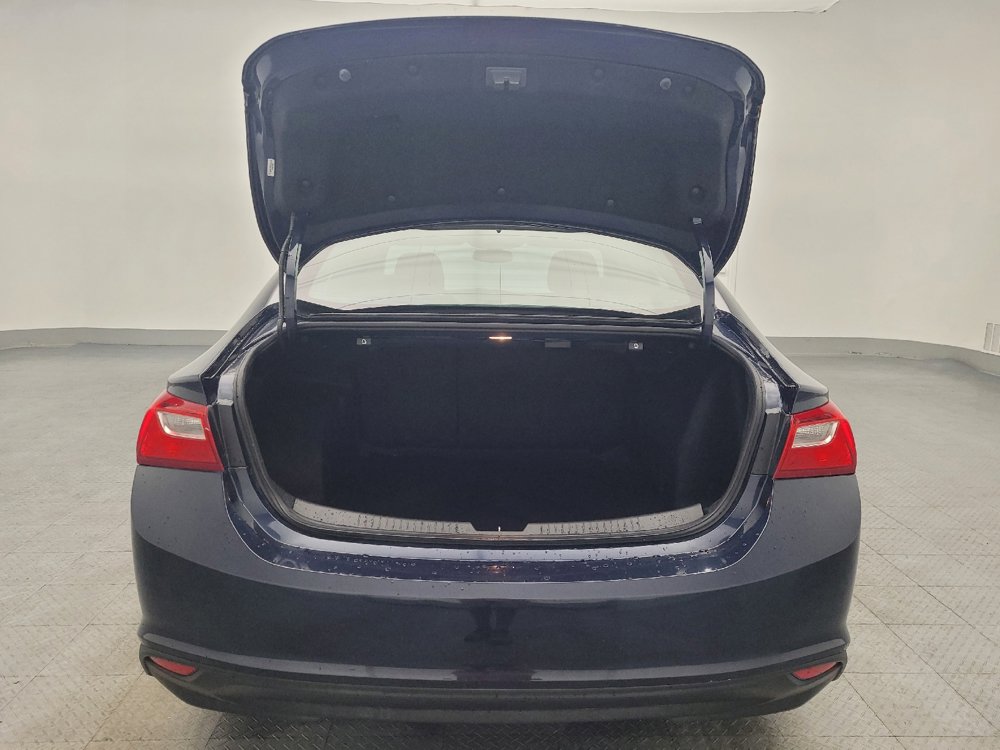 Used 2017 Chevrolet Malibu LT image 29