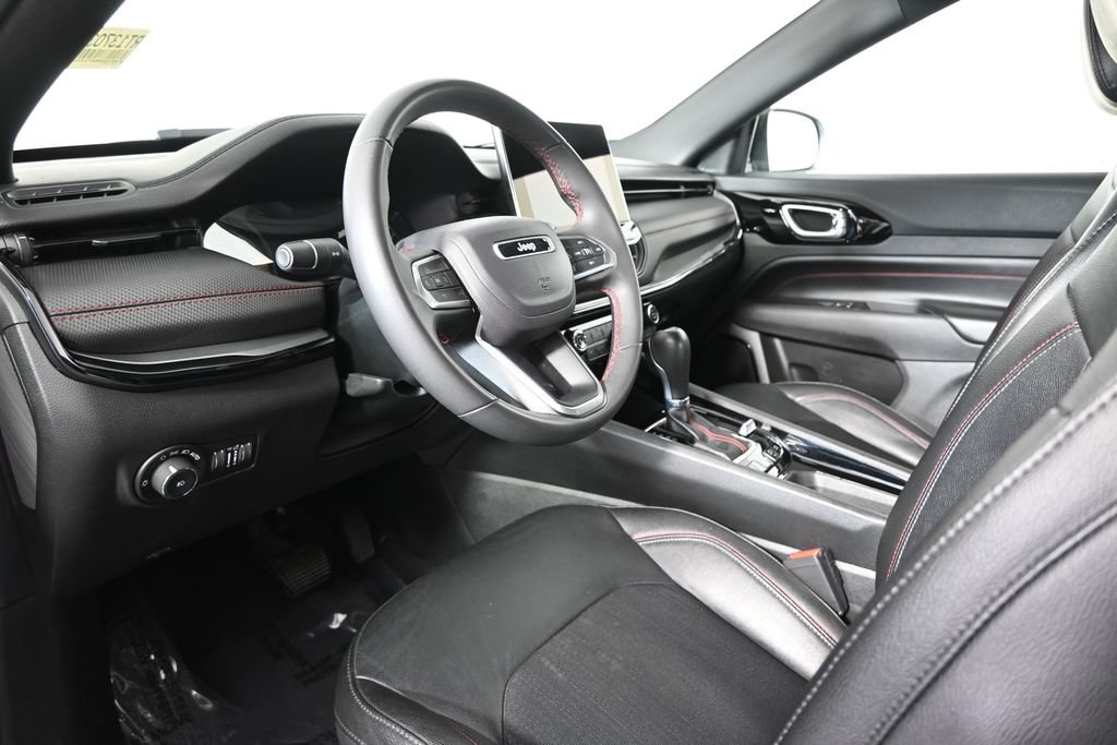 Used 2024 Jeep Compass Trailhawk AWD/4WD image 22