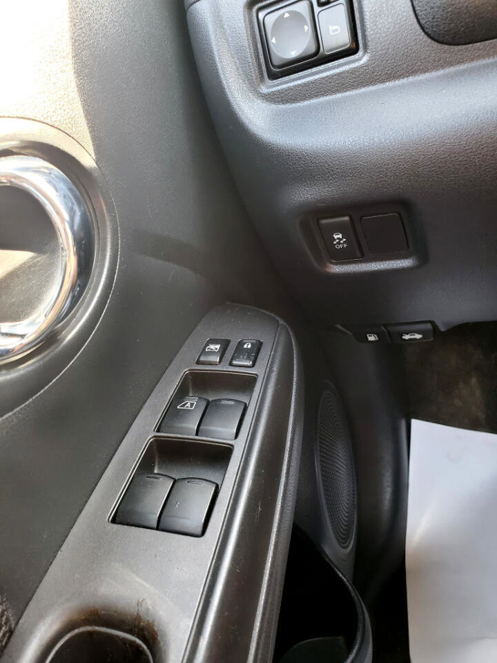 Used 2018 Nissan Versa SV image 11