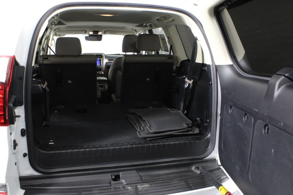 Used 2021 Lexus GX 460 Premium image 17