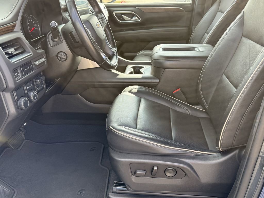 Used 2021 Chevrolet Suburban Premier w/ Premium Package image 11