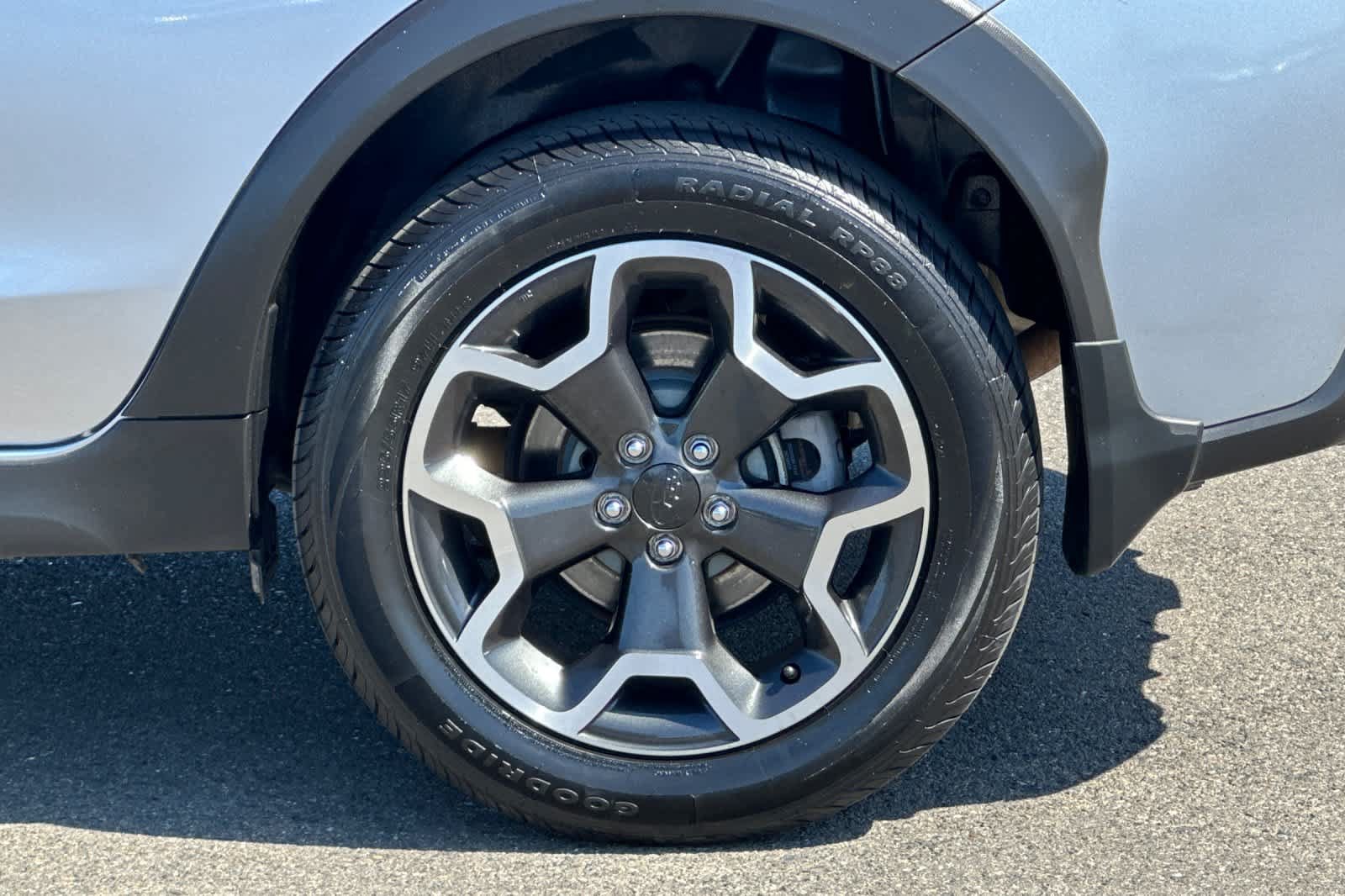 Used 2015 Subaru Crosstrek 2.0i Premium w/ Moonroof Package AWD/4WD image 29