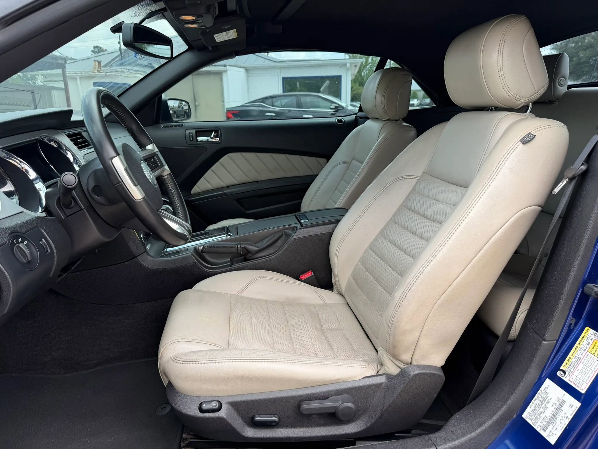 Used 2013 Ford Mustang Premium RWD image 10