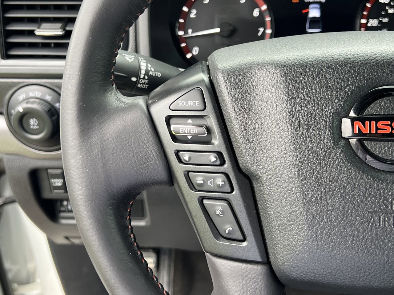Certified 2021 Nissan Titan PRO-4X w/ Pro-4x Convenience Package AWD/4WD image 11