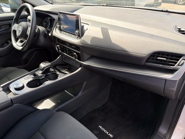 Used 2024 Nissan Rogue S AWD/4WD image 11