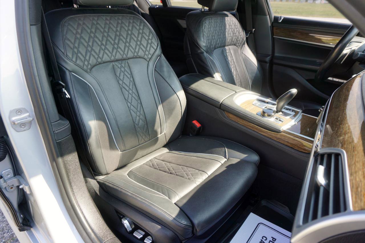 Used 2018 BMW 750i xDrive image 26