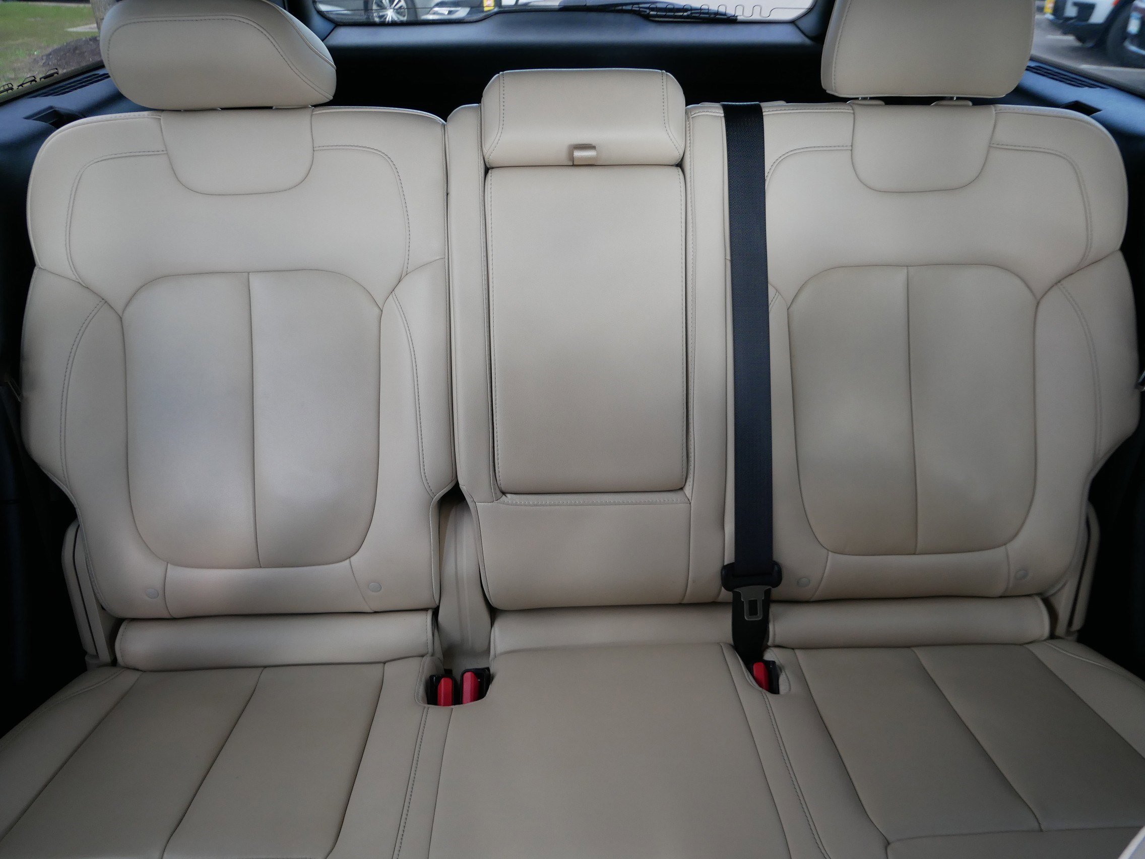 Used 2023 Jeep Grand Cherokee Limited w/ MOPAR Finishing Package AWD/4WD image 13