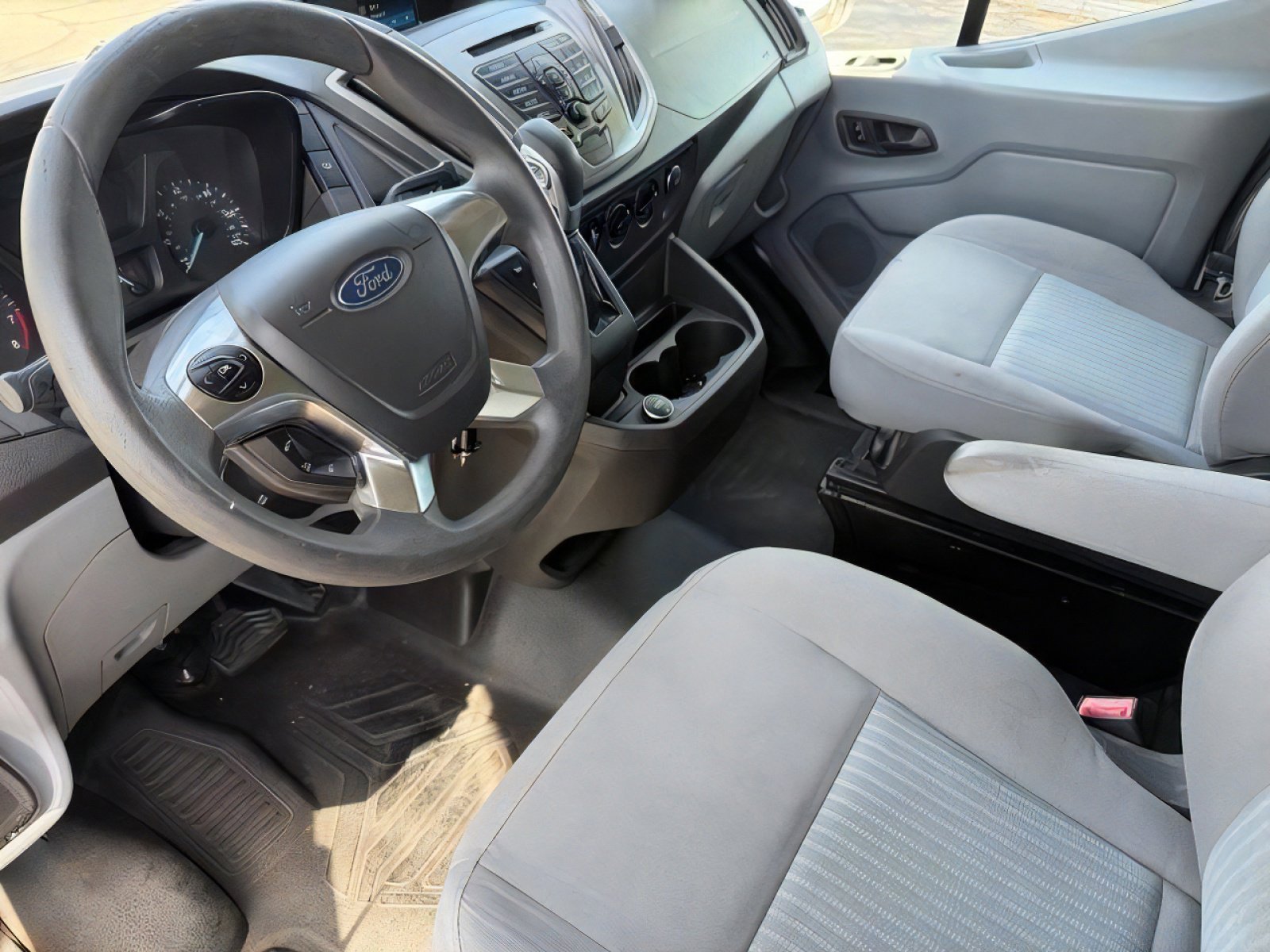 Used 2017 Ford Transit 350 XLT RWD image 16
