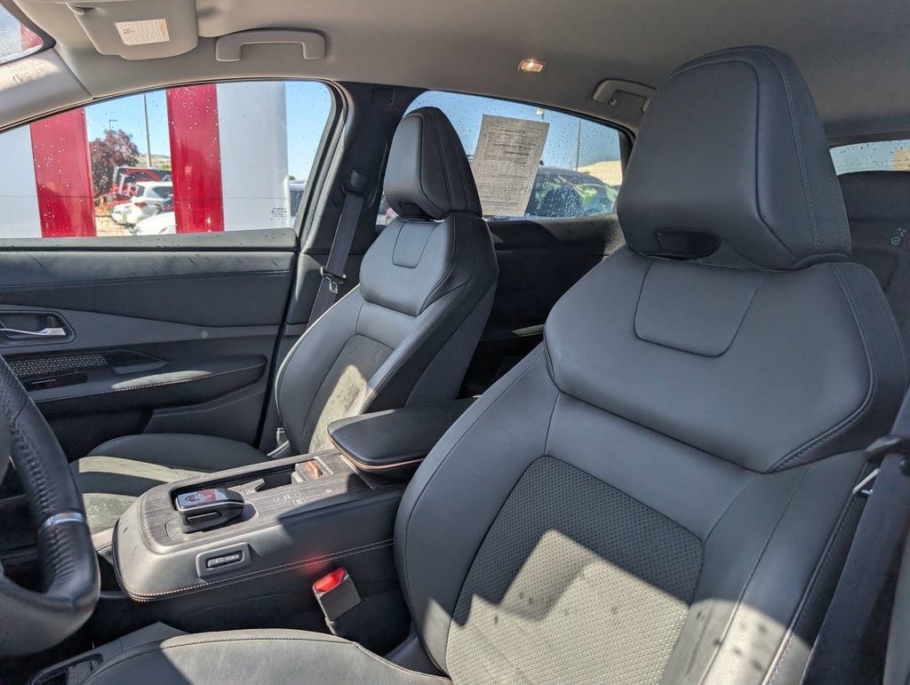Used 2025 Nissan Ariya AWD image 7