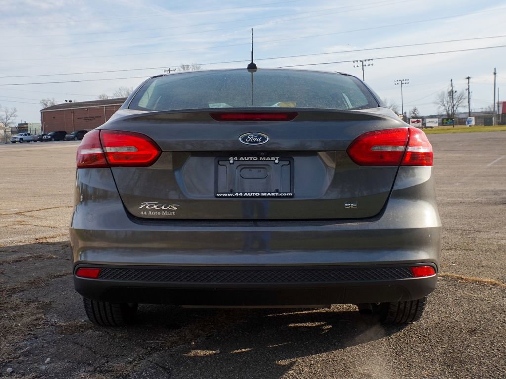 Used 2017 Ford Focus SE image 5