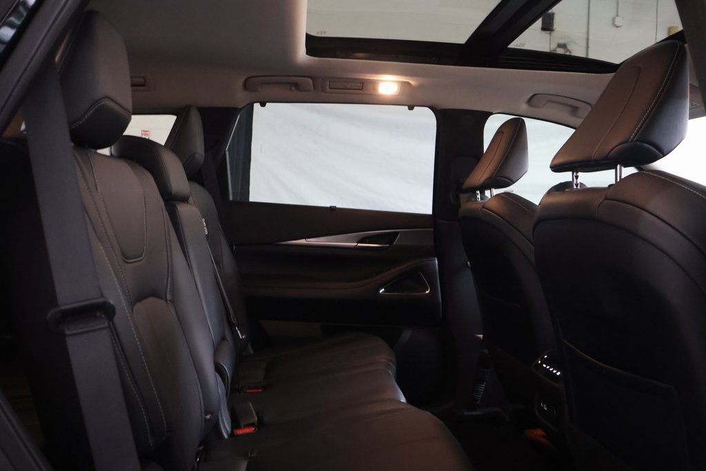 Used 2023 INFINITI QX60 Luxe w/ Vision Package image 13