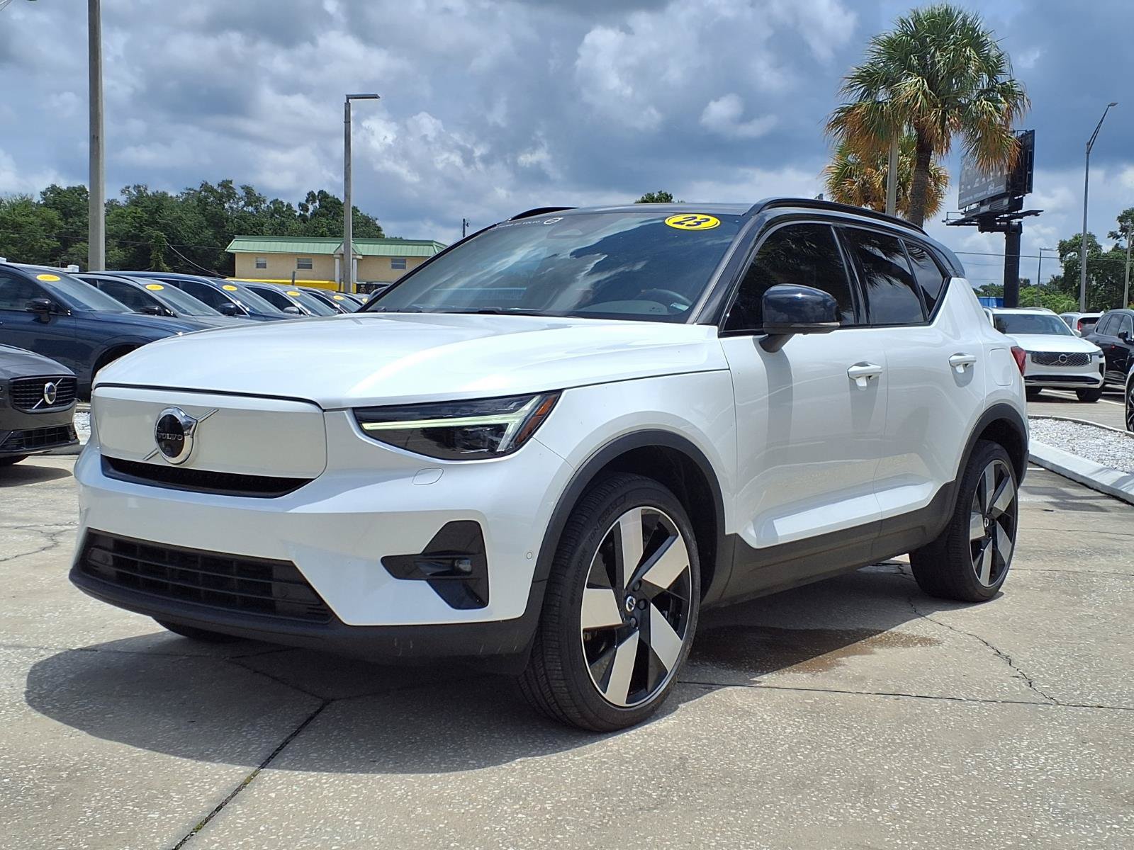 Certified 2023 Volvo XC40 Recharge Ultimate w/ Protection Package Premier AWD/4WD image 3