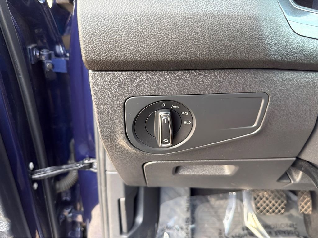 Used 2022 Volkswagen Tiguan SE image 19