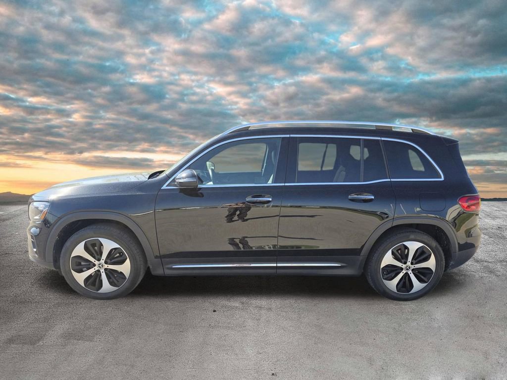 Used 2024 Mercedes-Benz GLB 250 4MATIC image 5